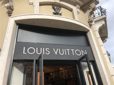 louis vuitton lisbon reviews